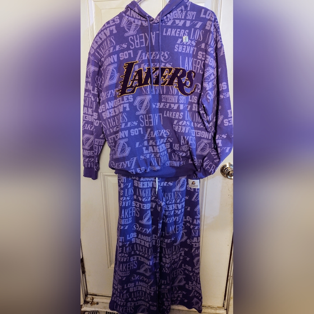 LA Lakers Sweatshirt and Matching Sweatpants, Size L, New w/ Tags